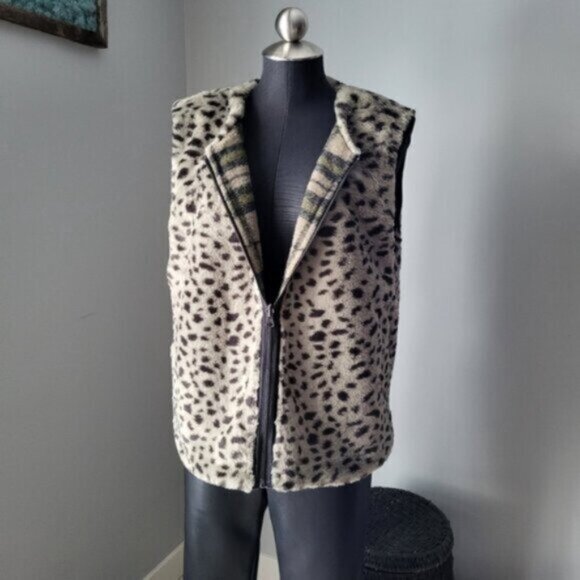 YEST Reversible  Plaid/Leopard Print Vest NWT Sz 6 - Picture 10 of 13